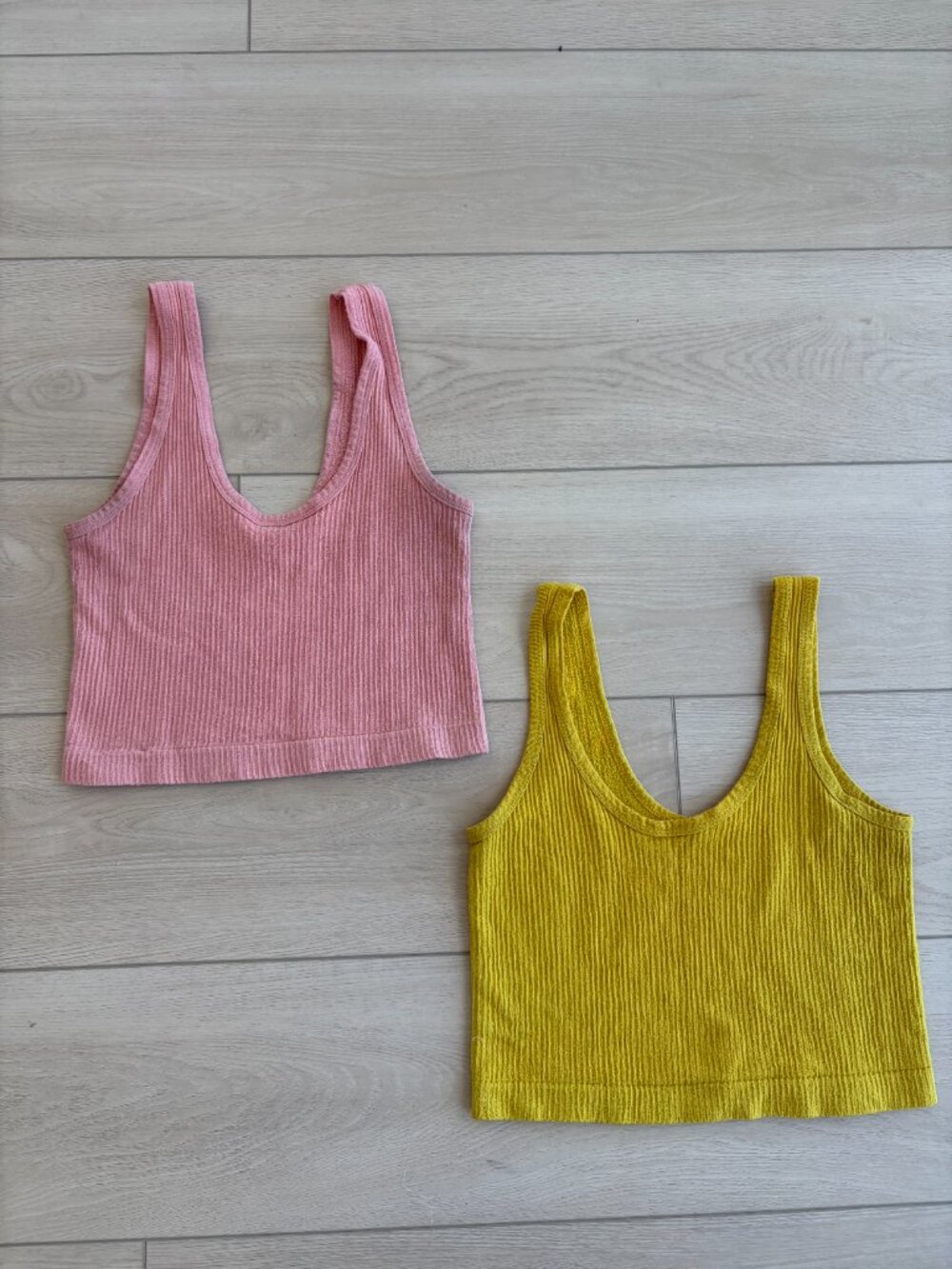 Urban Outfitters Tank Tops - Picture 2 of 5